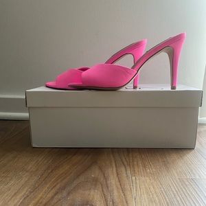 *BRAND NEW, NEVER BEEN WORN* Steve Madden heels